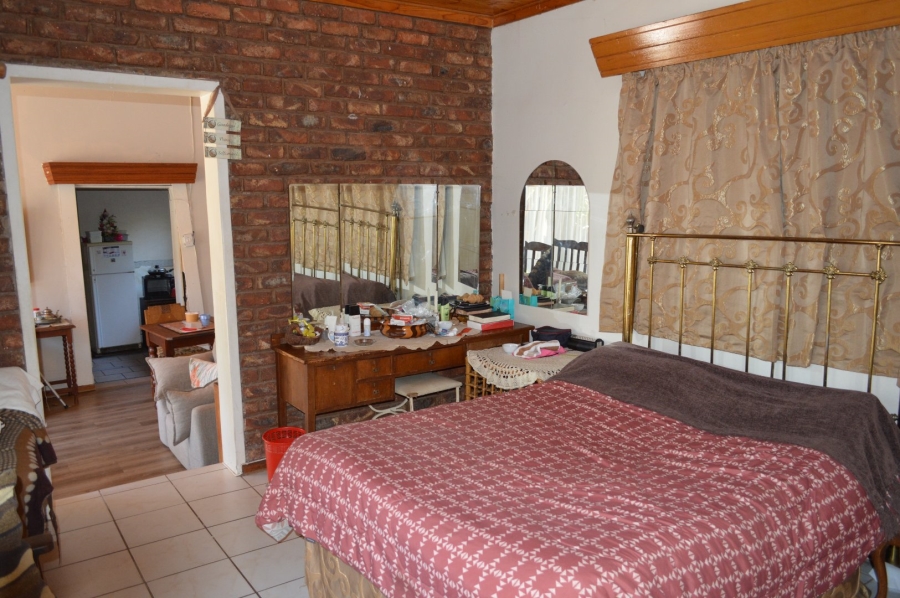 8 Bedroom Property for Sale in Wilkoppies North West